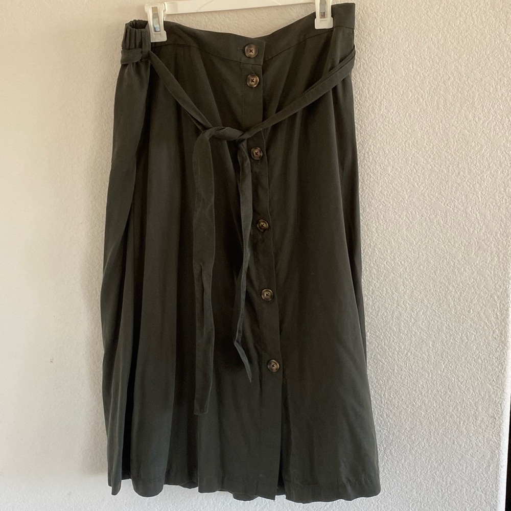 NWT loft size 12 skirt